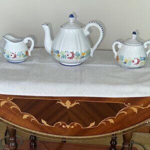 Williams-Sonoma Teapot, Sugar and Creamer set